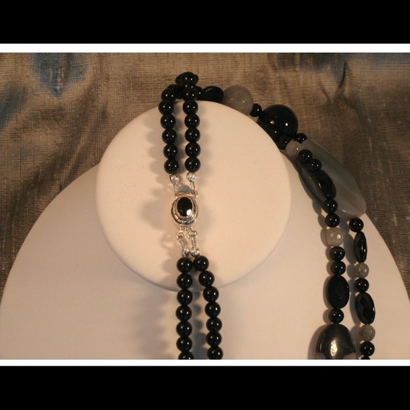 Botswana Agate with Onyx - Picture 2 of 2